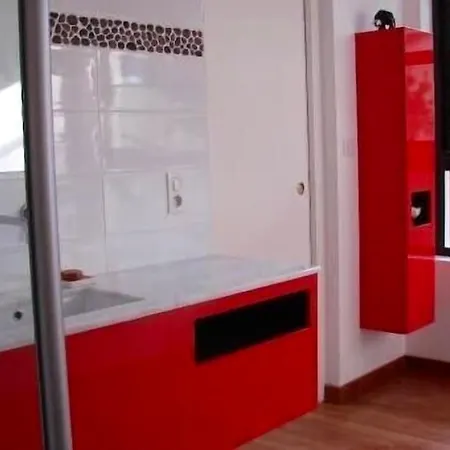 De 5 Chambres Avec Piscine Privee Terrasse Amenagee Et Wifi A *