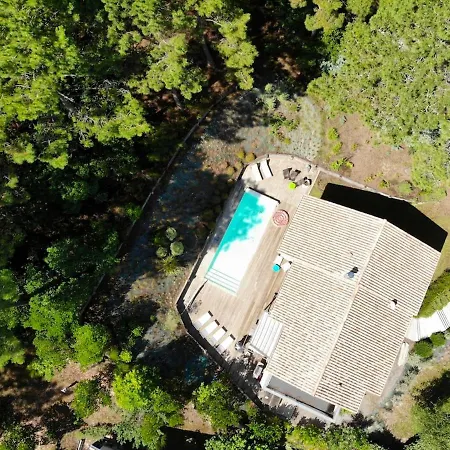 De 5 Chambres Avec Piscine Privee Terrasse Amenagee Et Wifi A *